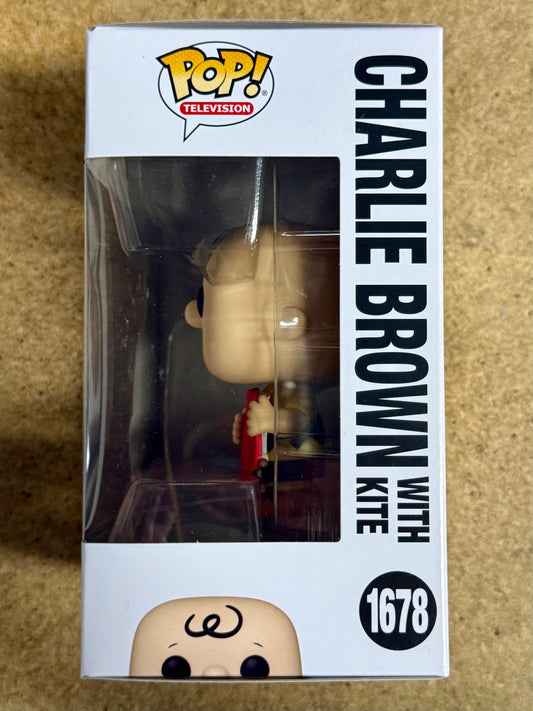 Funko Pop! Television Charlie Brown With Kite #1678 Peanuts 2024
