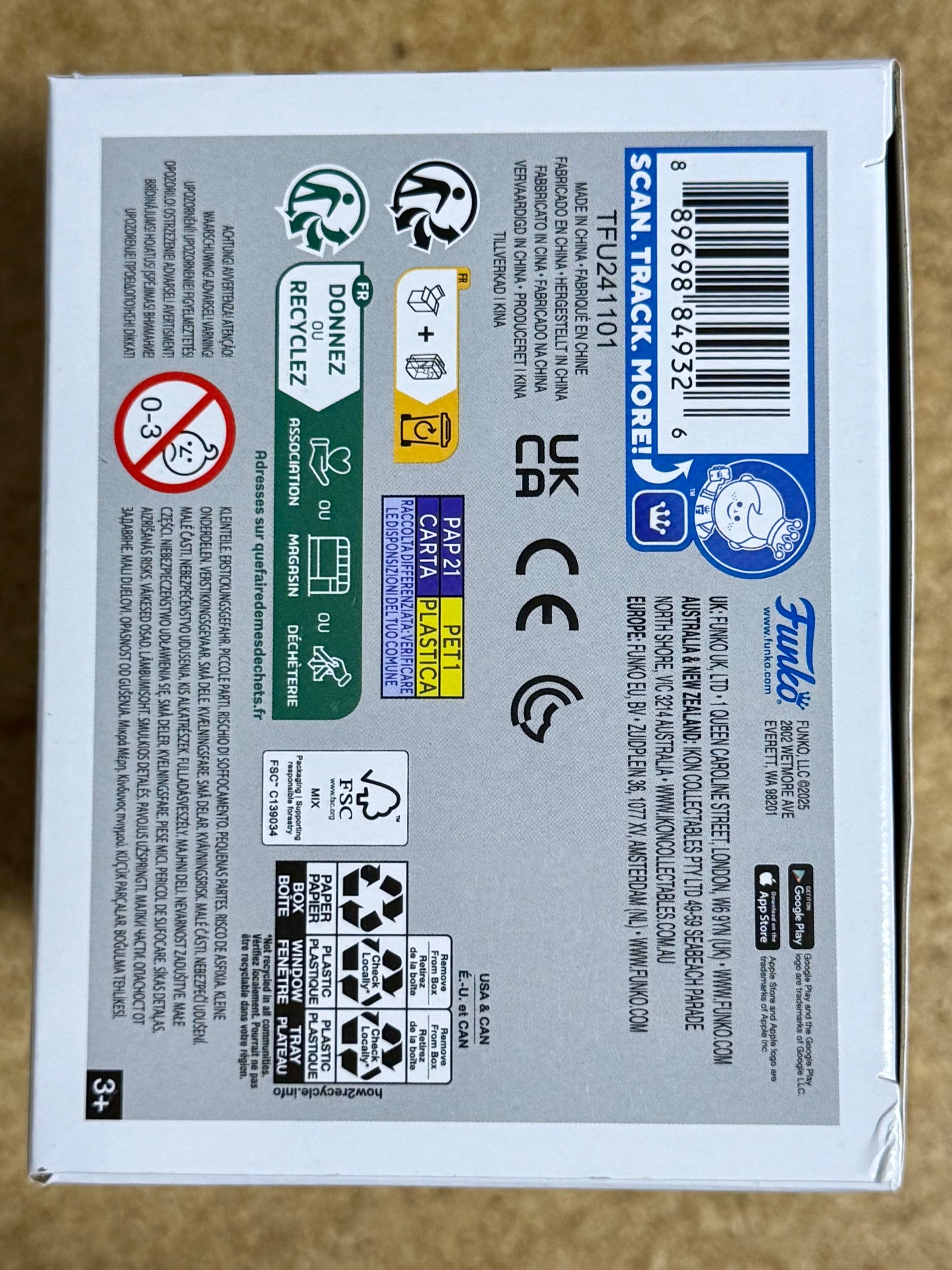 Funko Pop! Television Snoopy With Red Jacket #1681 Peanuts 2024 Charlie Brown