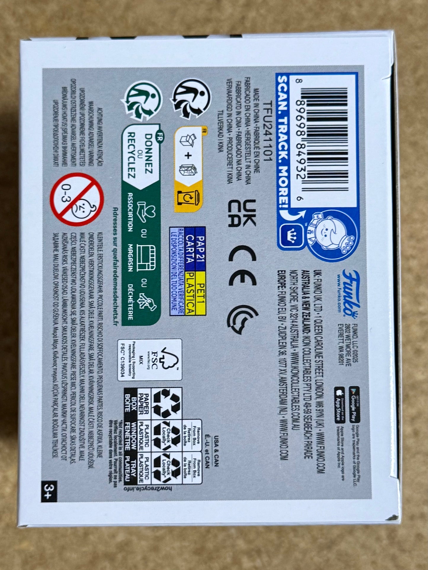 Funko Pop! Television Chase Snoopy With Blue Jacket #1681 Peanuts 2024