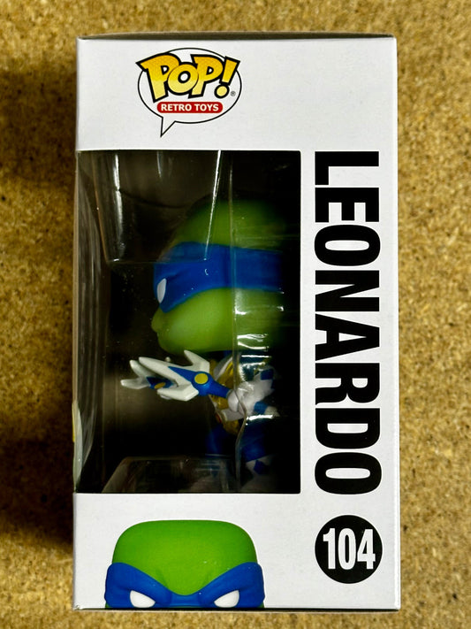 Funko Pop! Retro Toys Leonardo #104 Ninja Turtles X Blue Power Ranger 2022 SDCC Toy Tokyo Exclusive
