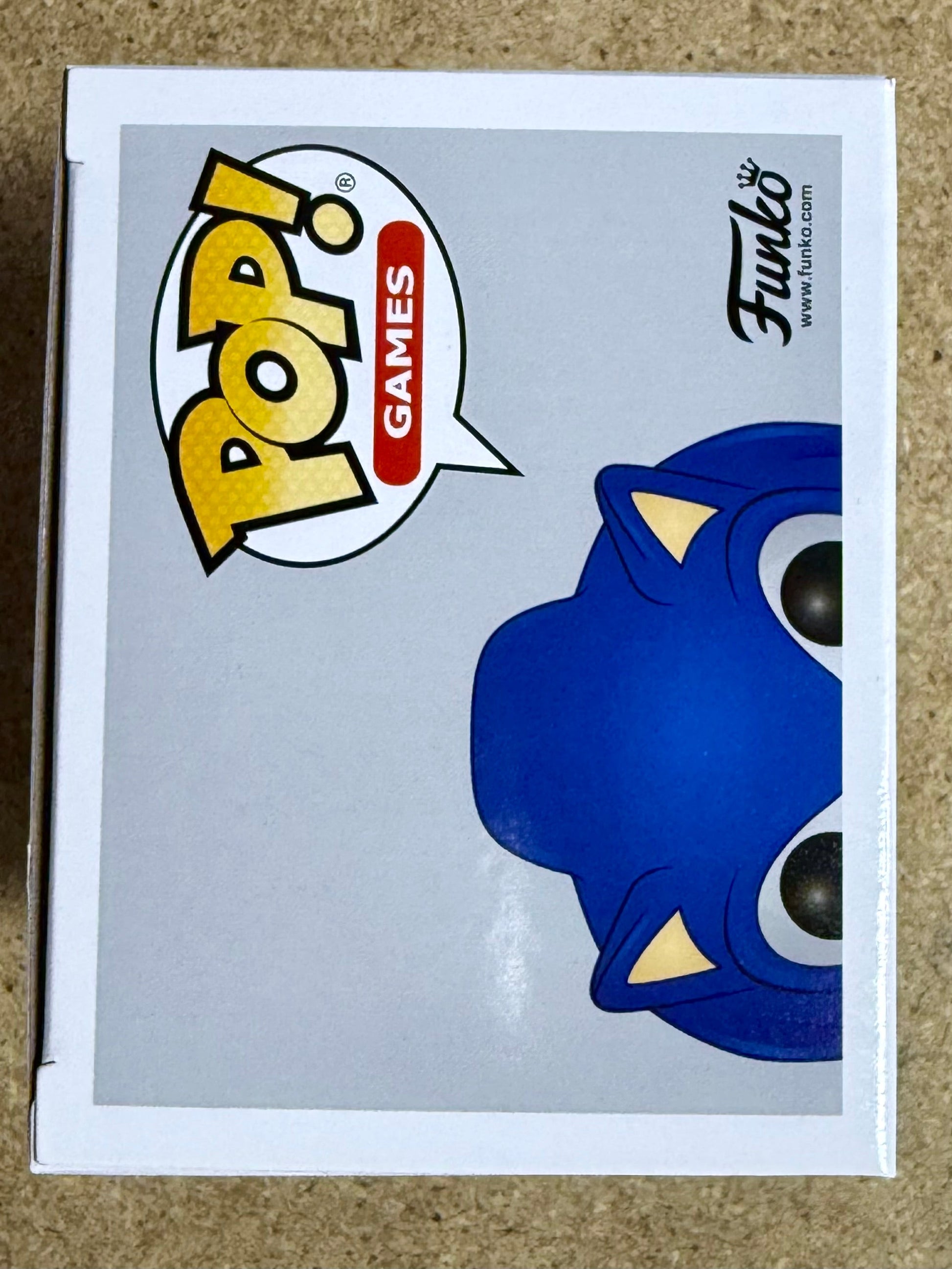 Funko Pop! Games Sonic the Hedgehog with Chaos Emerald #284 Sega
