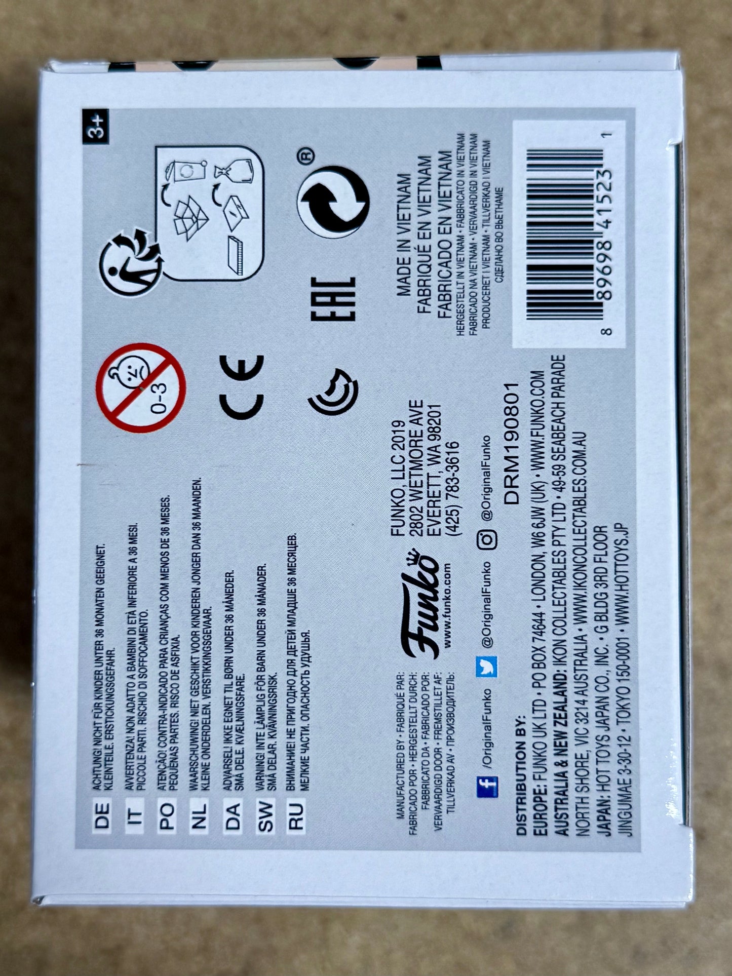 Complete Band Signed The Struts #131 Luke Spiller Funko Pop! With JSA COA