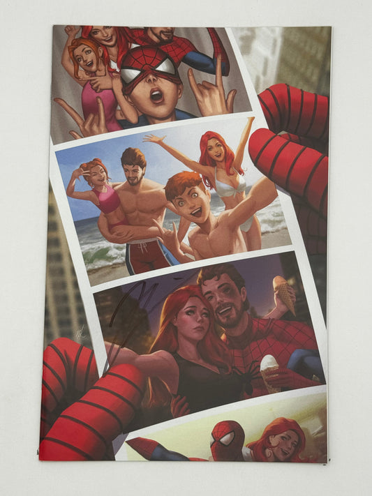 [Signed by Hickman] Ultimate Spider-Man #8 Virgin Unknown Comics Ejikure Exclusive Var [INST]