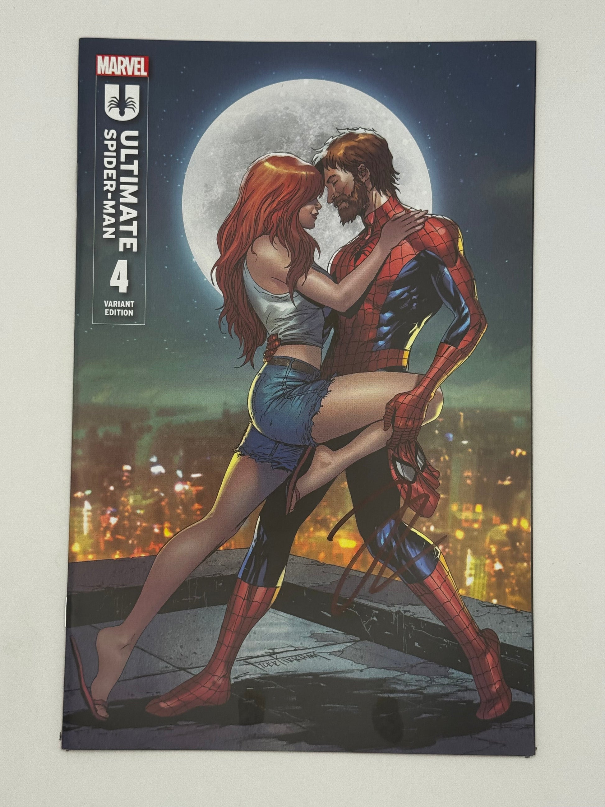 [Signed by Hickman] Ultimate Spider-Man #4 Unknown Comics Kirkham Exclusive Var [INST]