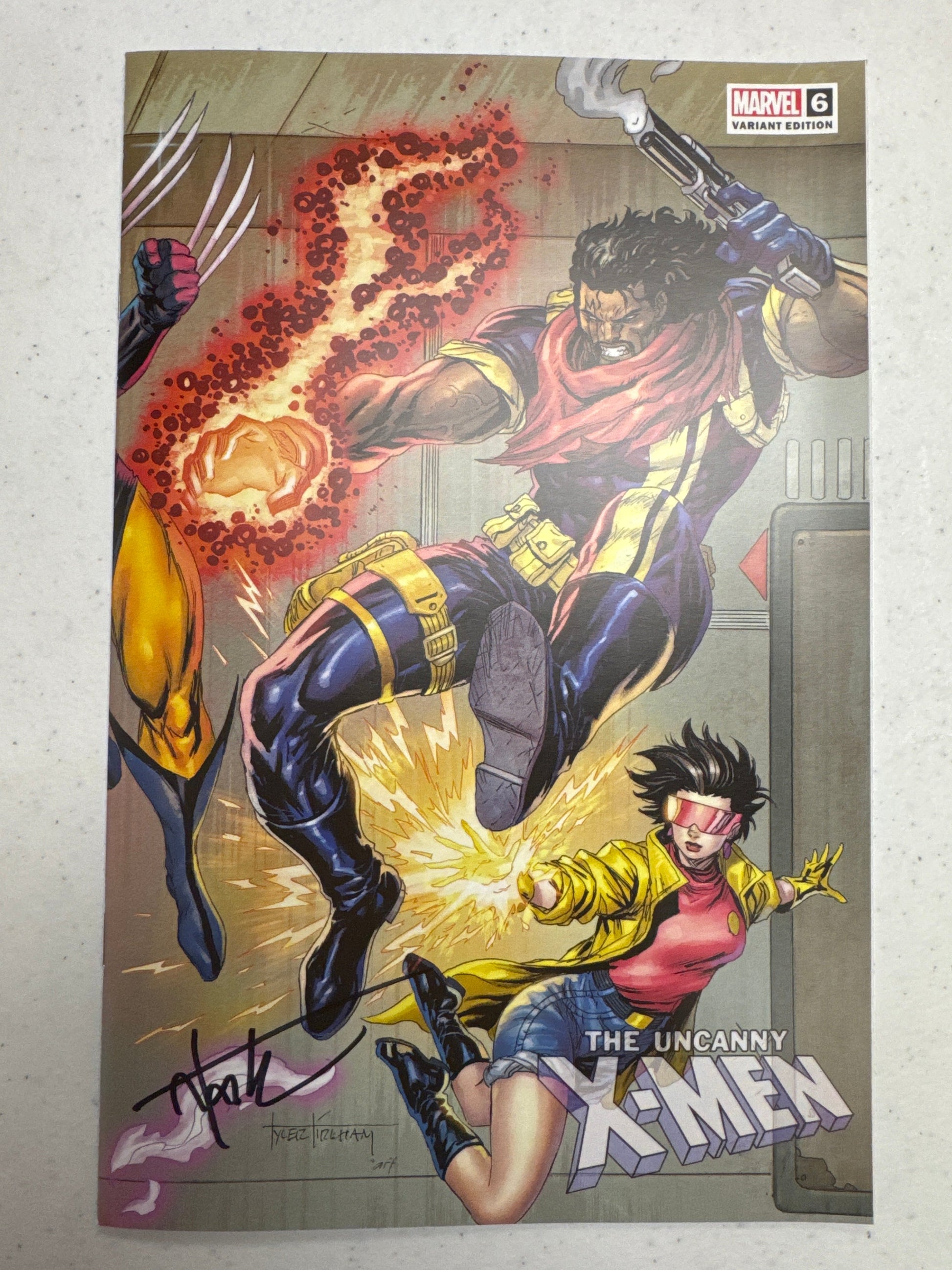 [Signed by Tyler Kirkham] UNCANNY X-MEN #6 Kirkham UNKNOWN COMICS EXCL